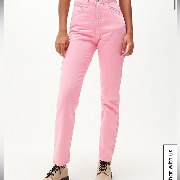 Ragged Jeans Pink Butt Cut Mom Jeans - Picture 2 of 10